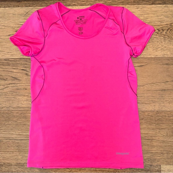 Women’s XS Patagonia Pink Short Sleeve Common Threads Baselayer TShirt - Picture 1 of 7